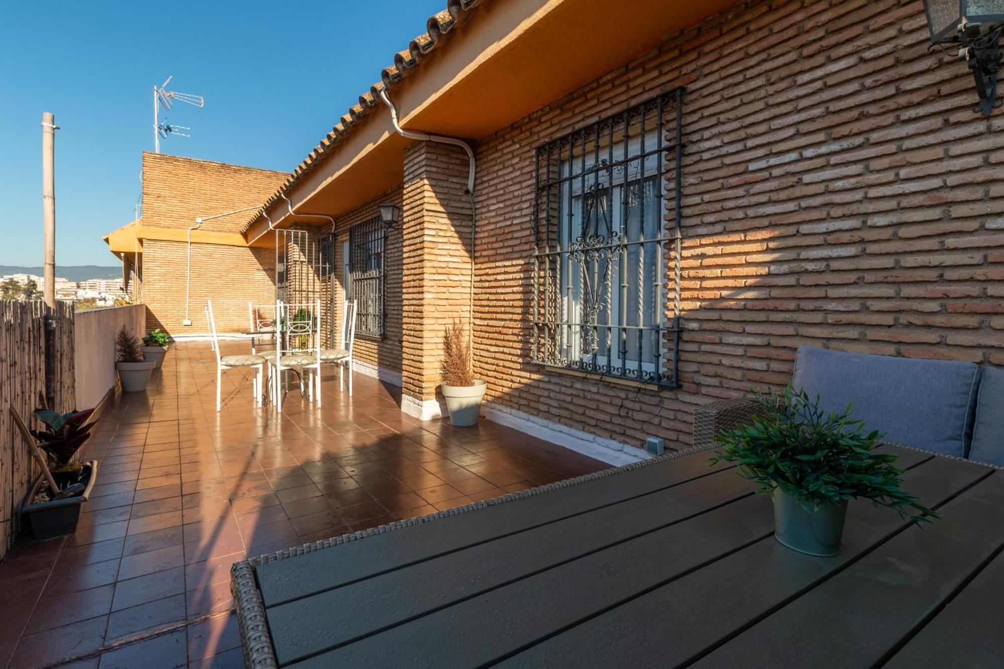 Atico Puente Parking Gratuito Apartment *